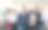 在办公室里站在商务团队前面的商人图片下载