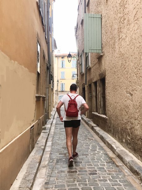 在夏天发现Hyères。图片下载