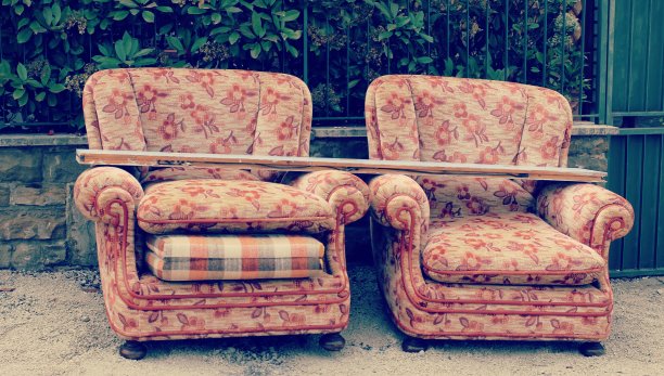 旧的扶手椅图片下载