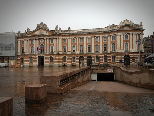 图卢兹市政厅的正面图片下载