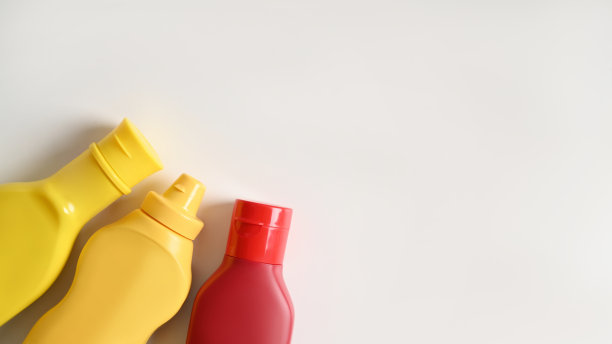 酱瓶孤立在白色背景上。图片下载