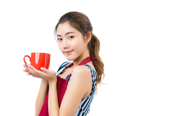 美丽迷人的亚洲女性女人咖啡厅老板穿着围裙休闲装手握咖啡丁克微笑着自信和愉快欢迎孤立的白色背景图片下载