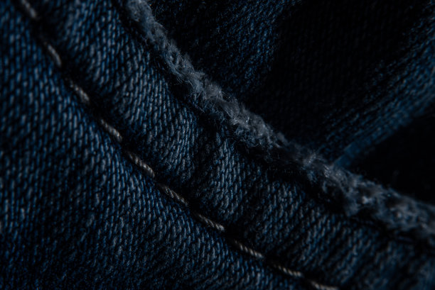 牛仔裤纹理在低关键光图片下载
