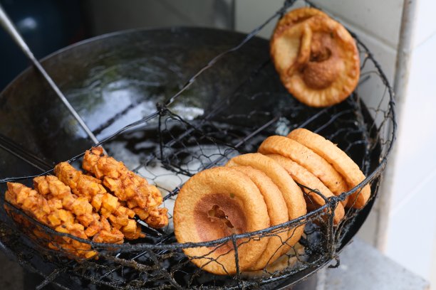 中国甜甜圈(也叫咸甜甜圈和面窝)图片下载