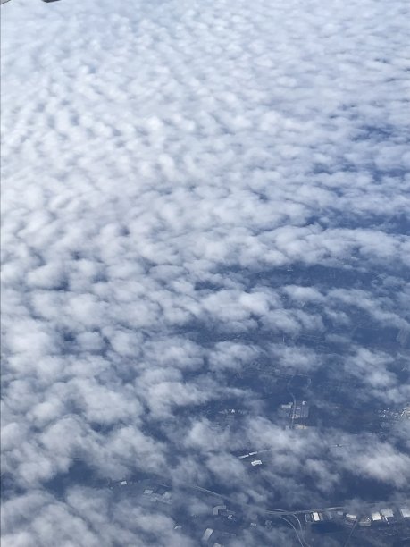 从飞机窗户往外看图片下载