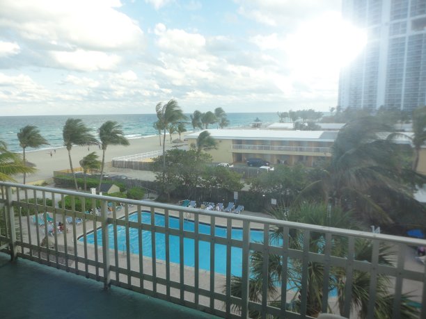 阳光明媚的岛屿图片下载