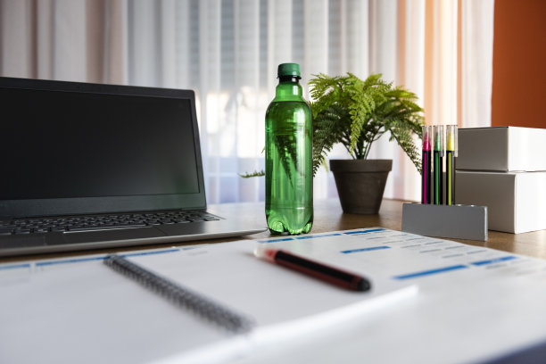 家庭办公室的设置图片下载