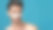 俏皮的黑发男子的肖像与白色面具应用在鼻子上清洁毛孔摆出孤立的蓝色背景图片下载