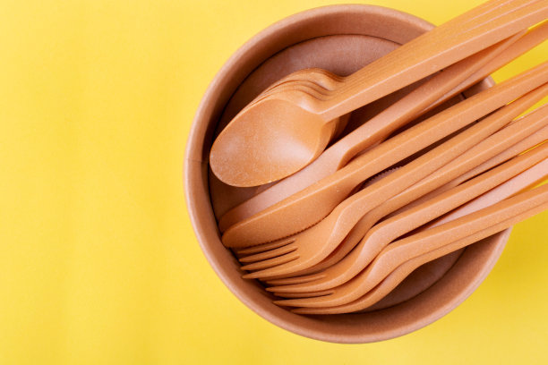 由可持续材料制成的餐具图片下载