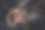一个肌肉发达的男人在健身房拿着壶铃摆姿势。健康的概念。图片下载