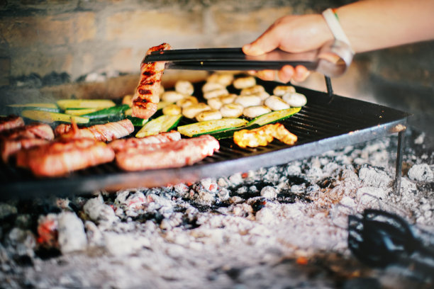 夏季烧烤。图片下载