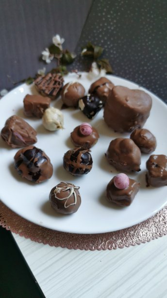 巧克力棒棒糖选择生日，圣诞节和复活节图片下载