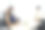 年轻的亚洲女商人和商人戴着口罩预防Covid - 19病毒，与白人年长的老板在办公室工作笔记本电脑。社会距离与新常态生活观念图片下载