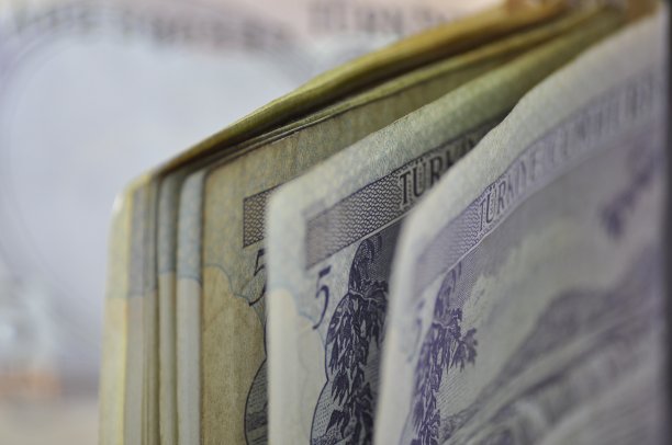 大量的混合古币和古董货币图片下载