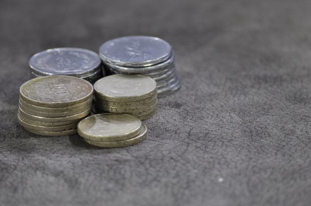 大量的混合古币和古董货币图片下载