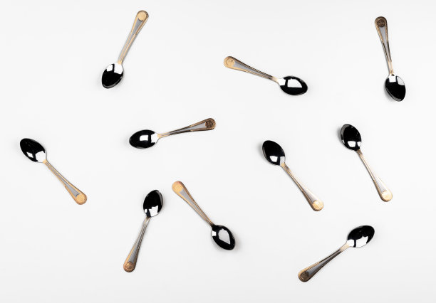 餐具的背景，一套餐具在白色的背景图片下载