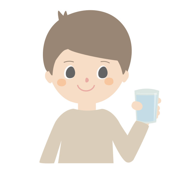 拿着一杯水的男孩图片下载