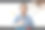 遥远的沟通。快乐的男人在耳机有视频电话与妻子，截图图片下载