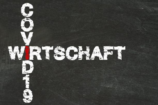 黑板、经济与新冠肺炎大流行图片下载