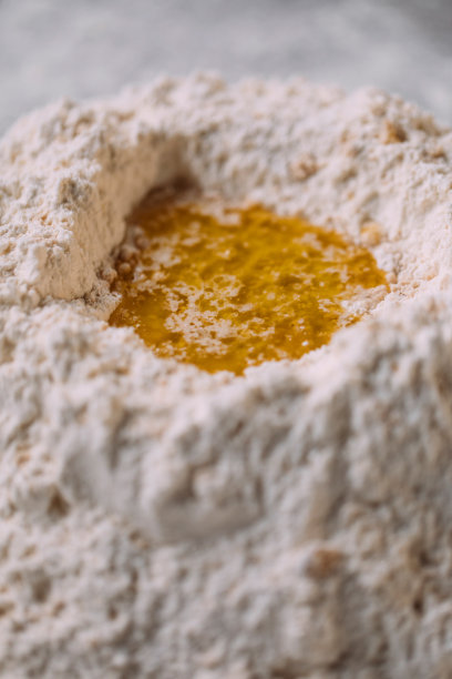 正在制作的披萨面团图片下载