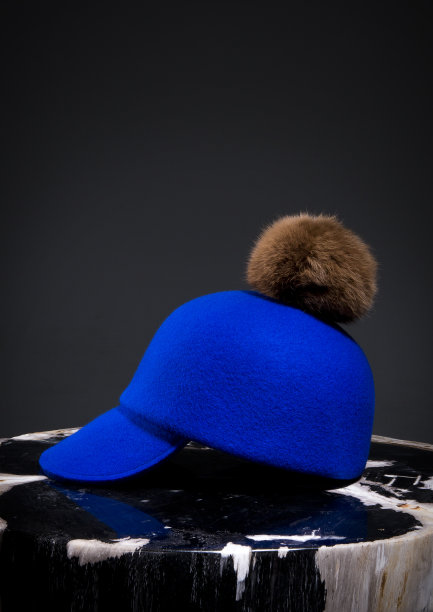 蓝色棒球帽静物画图片下载