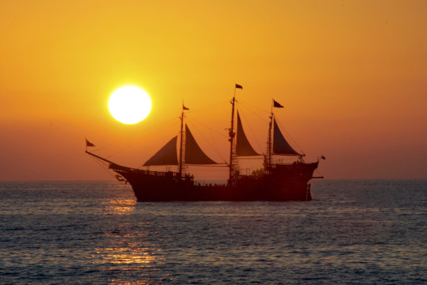 航行到日落图片下载