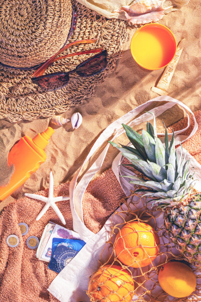 沙滩度假概念，顶视图。带有纪念品和配饰的埃及度假概念图片下载
