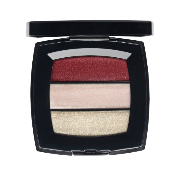 干色眼影在棺材上隔离白色图片下载