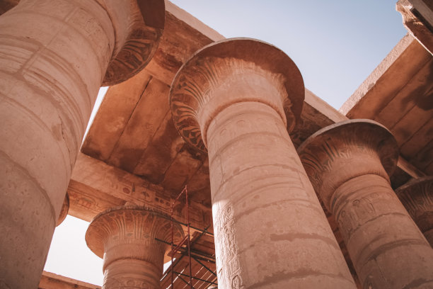 卢克索附近拉美西斯二世祭庙：拉美西姆埃及神庙遗址图片下载