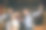 同事在现代的办公室里一起工作，在创意会议期间使用设备和小工具图片下载