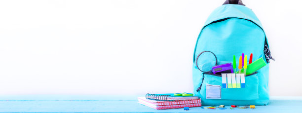 横幅。概念回到学校。全绿松石学校背包和文具桌上。图片下载