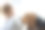 婴儿和他的狗坐在窗户上。比尔。的景象。的情绪。特写镜头。明亮的温柔的照片图片下载