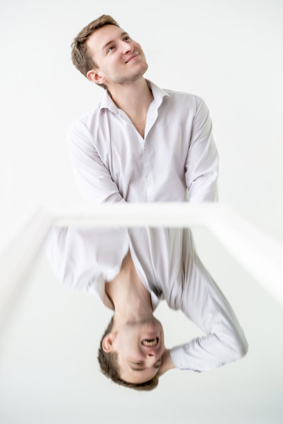 躁郁症患者内心冲突心理问题图片下载