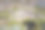 这是英国西约克郡利兹市米恩伍德镇的航拍照片，在春天的一个阳光明媚的日子里，从上面俯瞰典型的英国住宅小区和一排排房屋图片下载