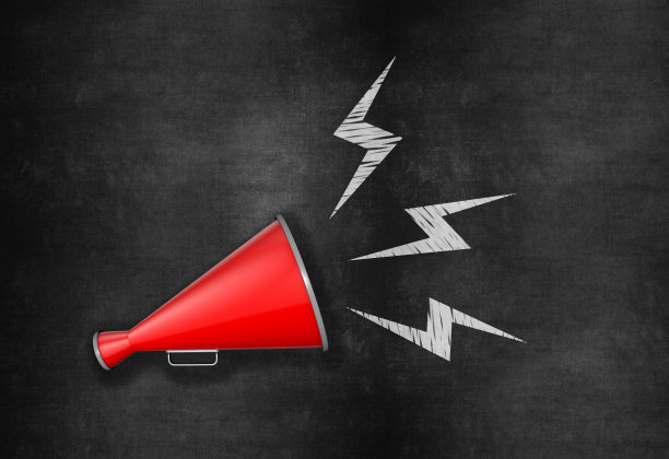 黑板上的红色扩音器图片下载