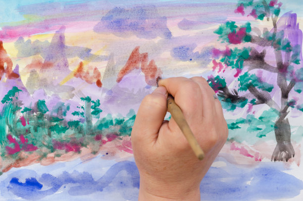 DIY，学习画画，爱好。在纸上画一幅画。步骤11:强调山脉。图片下载