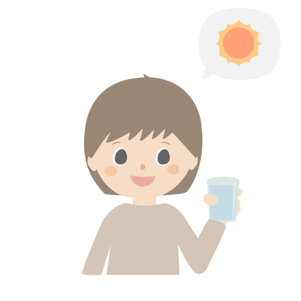 早上喝一杯水的女孩图片下载