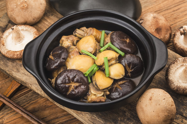 秘密鲍鱼鸡锅，鸡肉美味，鲍鱼新鲜，图片下载