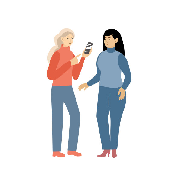 两个微笑的女孩站在一起用手机聊天，上网学习，工作或自由职业图片下载