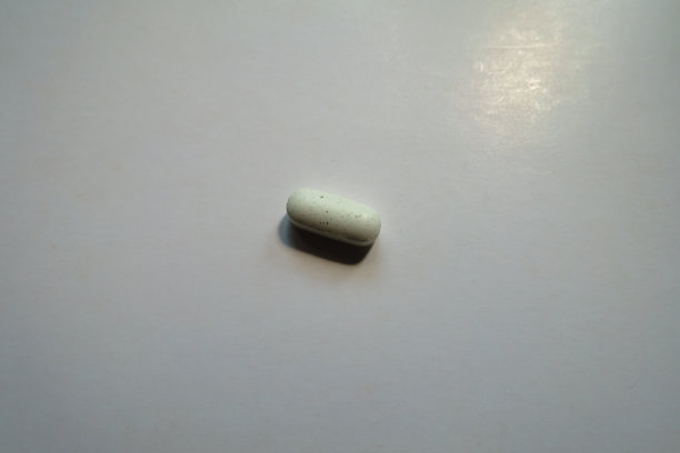 浅绿色的海带膳食补充剂图片下载