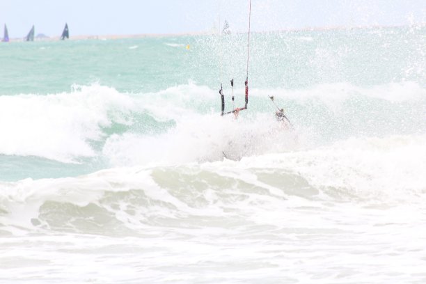迪拜风筝冲浪图片下载