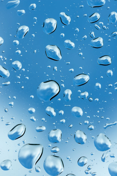 水滴在玻璃上图片下载