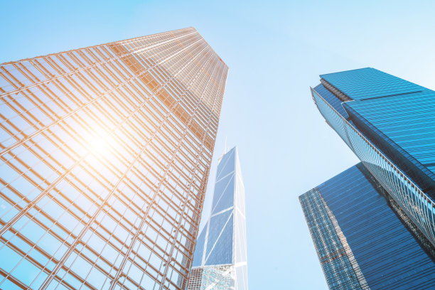 现代建筑近景玻璃窗的抽象背景图片下载