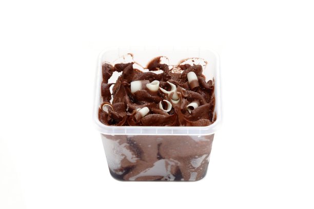 装在塑料盒里的即食冰淇淋图片下载