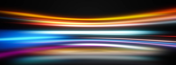 高速行驶的车灯在路上行驶图片下载