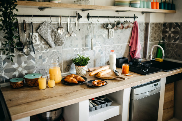 带早餐的厨房桌子图片下载