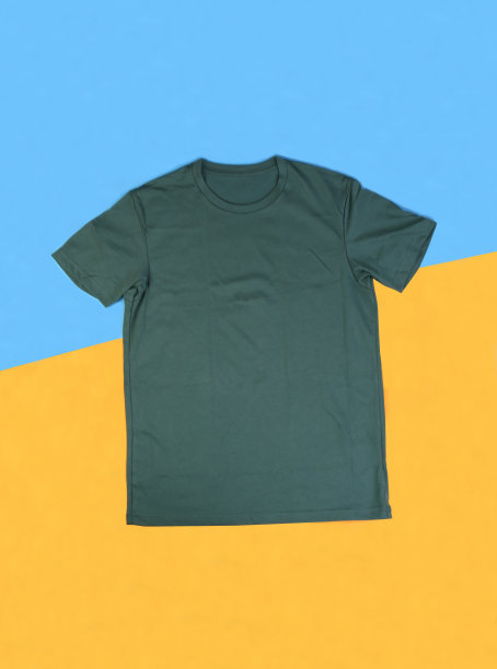 前面的绿色t恤上柔和的背景图片下载