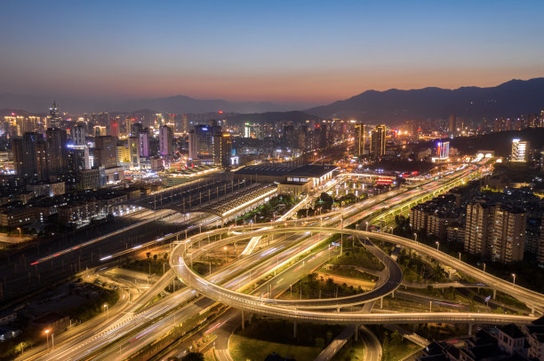 现代城市立交桥夜景鸟瞰图图片下载