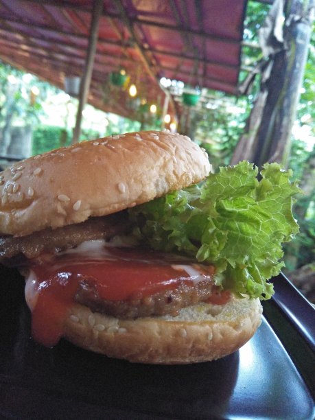 双层牛肉汉堡图片下载