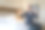 在酒店房间里进行视频通话的商人图片下载